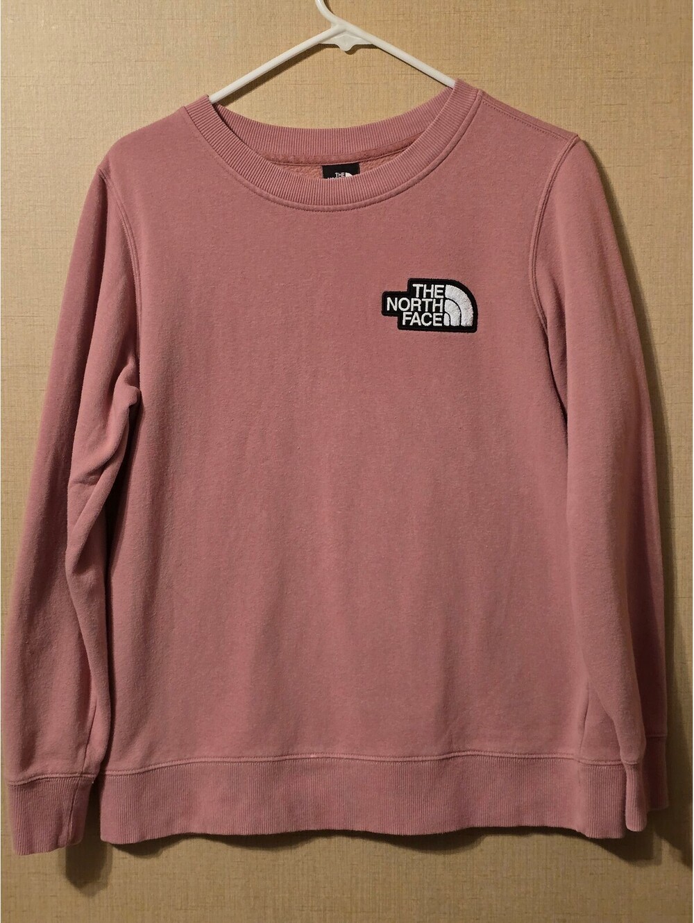 The North Face Pink Heritage Patch Crewneck Sweatshirt Size Medium